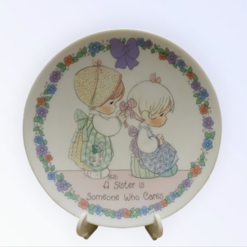 Precious Moments | A Sister is Someone Who Cares Collectors Plate